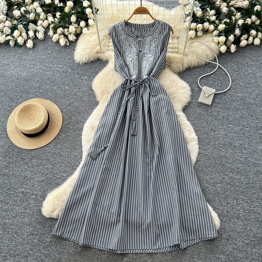 Wholesale Women's Sleeveless Patchwork Slim Fit Dress Black - Women's Wholesale Fashion - Model View