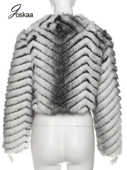 Wholesale Women's Long Sleeve Crop Zip Jacket Gray – Detail View