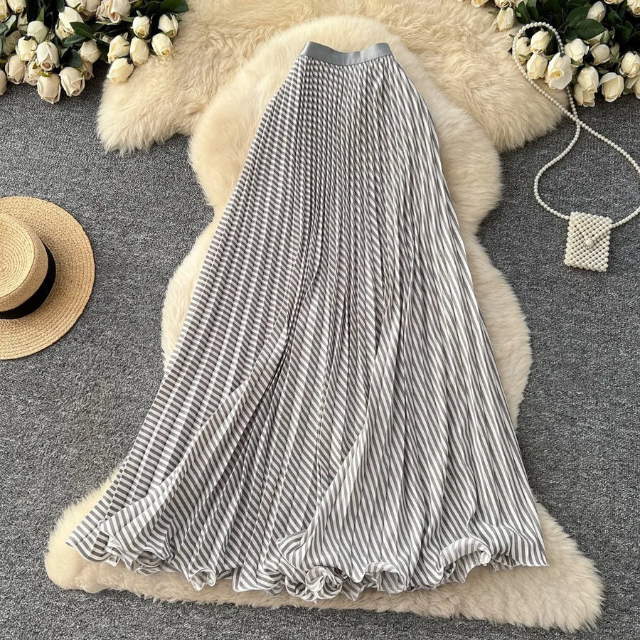 Wholesale Women's Polka Dot Pleated Dots Skirt