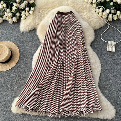 Wholesale Women's Polka Dot Pleated Dots Skirt