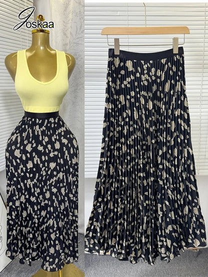 Women's Crop High Waist Pleated Two Piece Set Leopard Coffee – Side View