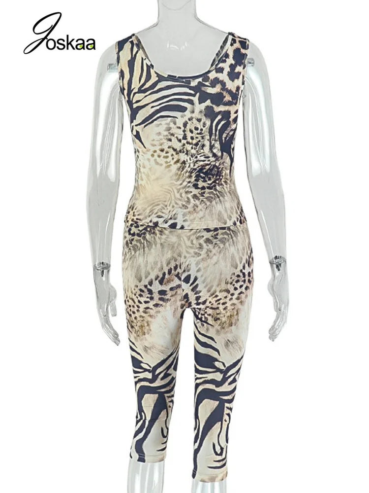 Women's Leopard Print Sleeveless Crop Two Piece Set Leopard Print – Detail View