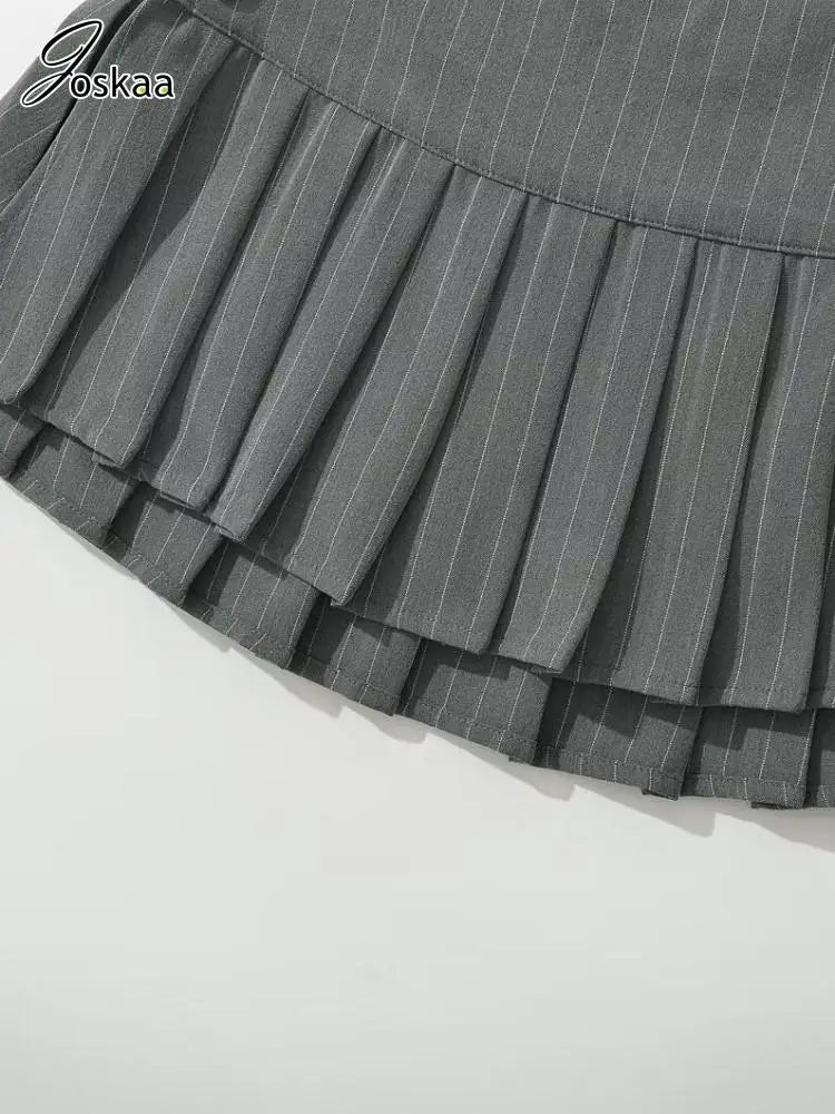 Women's Stripe Mini Pleated Striped Skirt Gray – Detail View