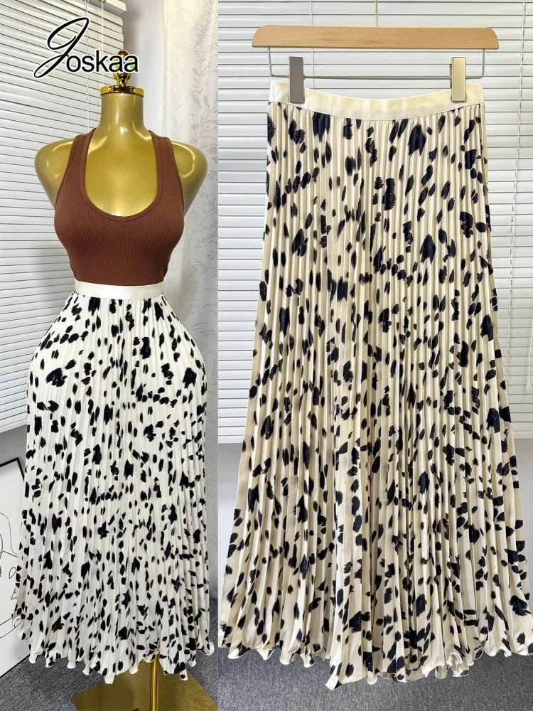 Women's Crop High Waist Pleated Two Piece Set SmokePattern Apricot – Detail View