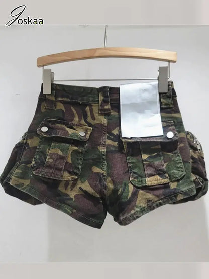 Wholesale Women's Retro Camo Shorts Pants Leopard Print – Front View