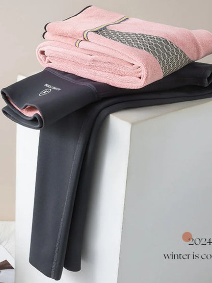 Women's Velvet Fleece Lined Thermal Pants Black350G – Detail View