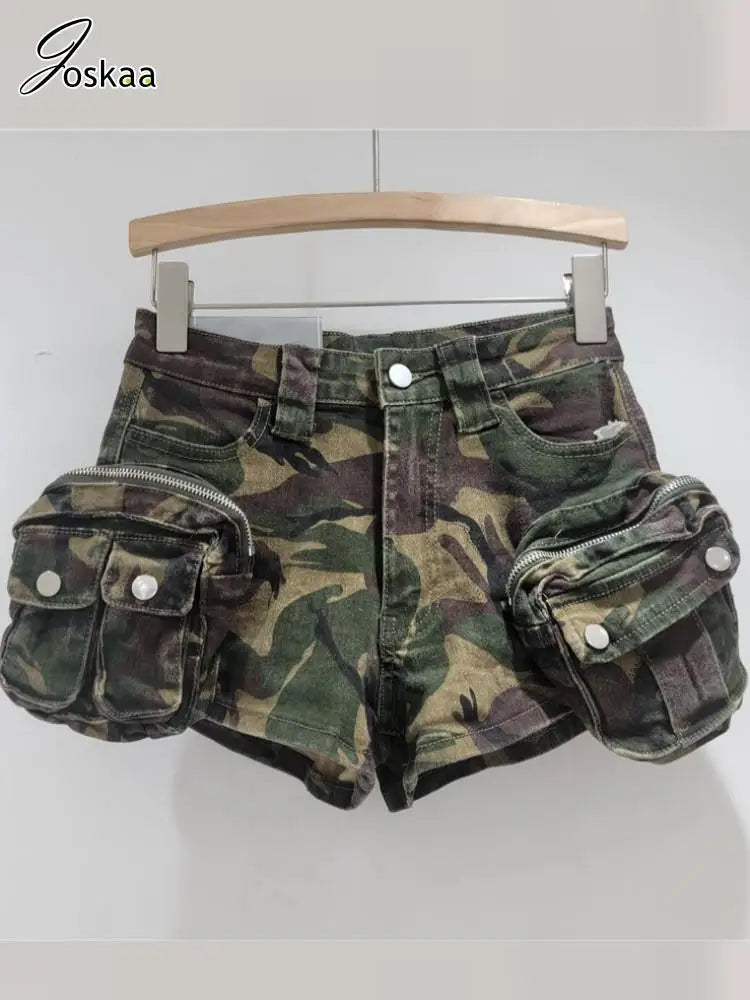 Wholesale Women's Retro Camo Shorts Pants – Women's Fashion Wholesale – Front View