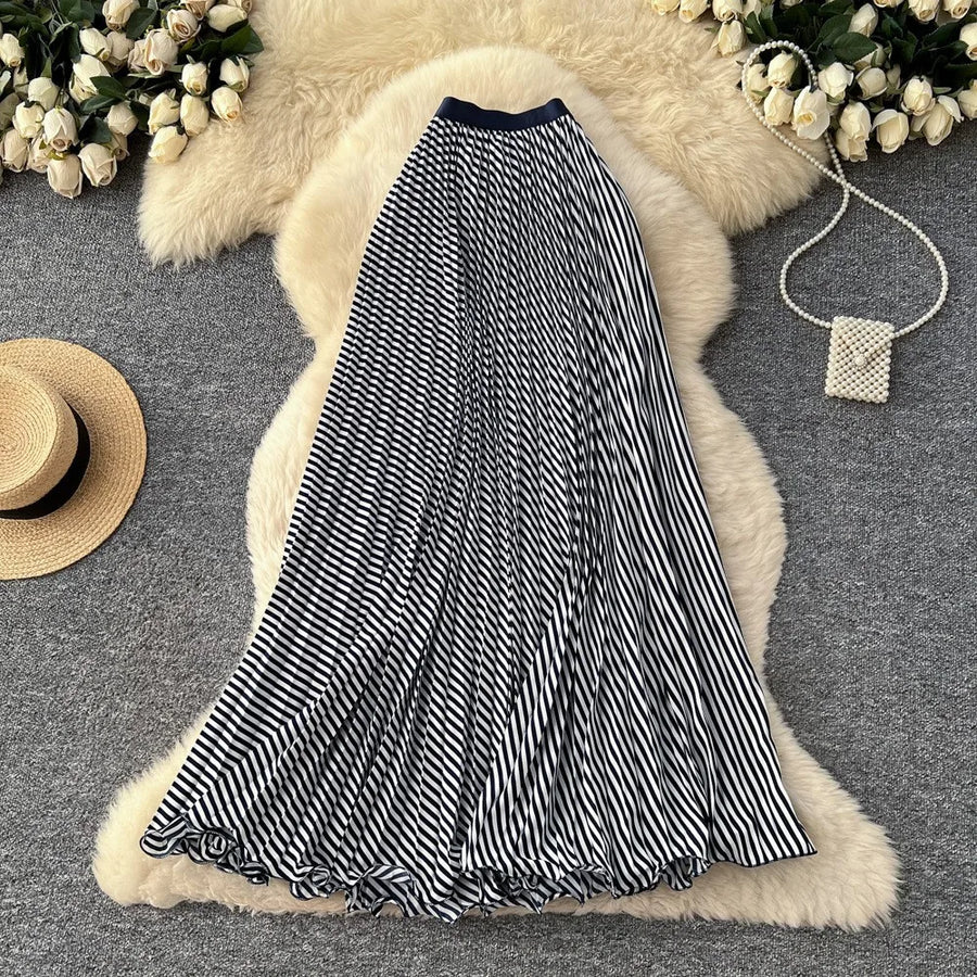 Wholesale Women's Polka Dot Pleated Dots Skirt