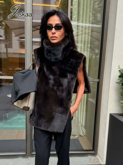 Wholesale Women's Faux Fur Vest Outerwear Top – Model Wearing Style
